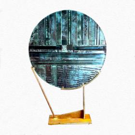  Angelo Rinaldi, Piccolo Gong, Astratto, scultura in cristrallo scolpito, diametro cm.50, con struttura in acciaio patinato, dimensioni totali, h. cm. 90  anno1996